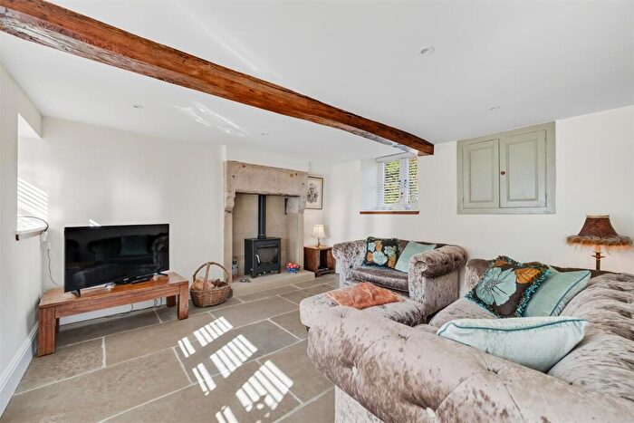 2 Bedroom Cottage For Sale In High Street, Calver, Hope Valley, S32