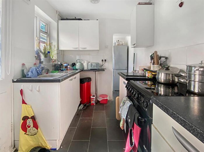 2 Bedroom End Of Terrace House To Rent In Crowhurst Road, Colchester, CO3