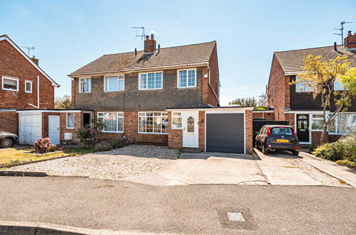 3 Bedroom Semi Detached House For Sale In Weedon Road, Stratton St Margaret, Swindon, SN3