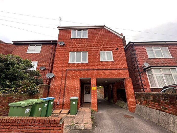 1 Bedroom Flat To Rent In Richmond Road, Southampton, Hampshire, SO15