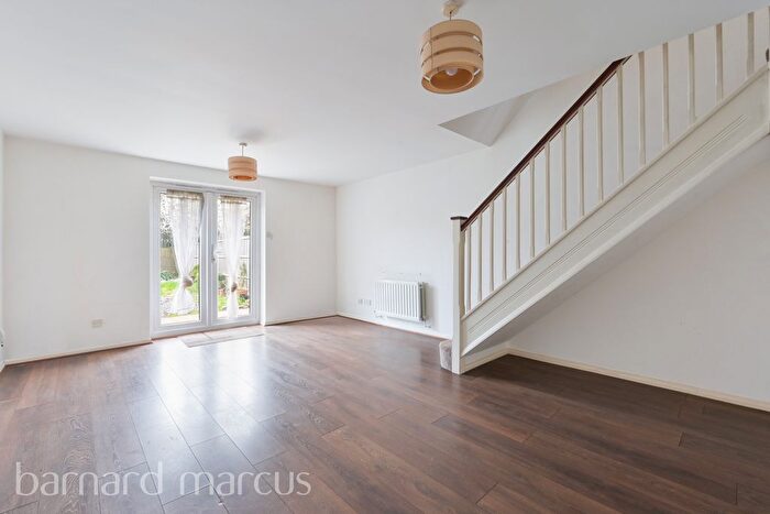 2 Bedroom Property To Rent In Wepham Close, Hayes, UB4