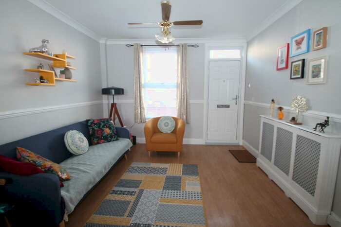 2 Bedroom House To Rent In Howard Road, Dartford, DA1