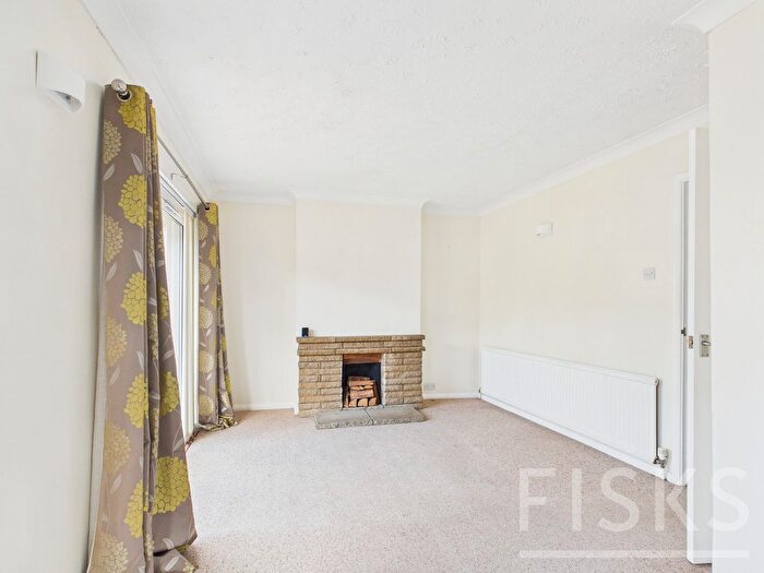 2 Bedroom Bungalow For Sale In Cedar Road, Benfleet, SS7