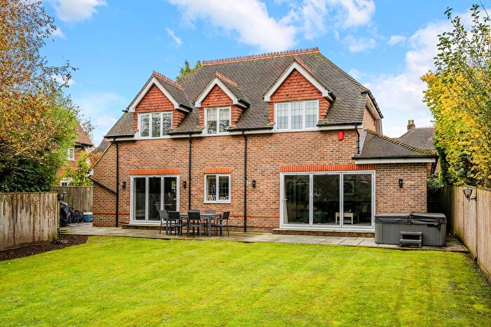 5 Bedroom Detached House For Sale In Brighton Road, Banstead, SM7