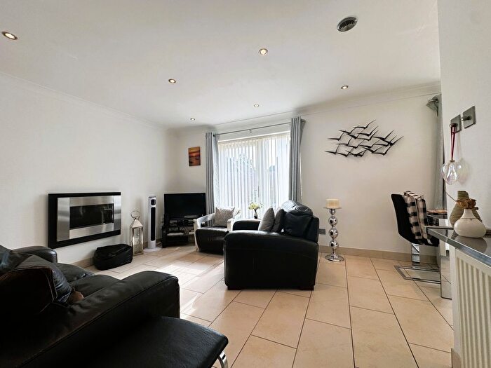 3 Bedroom Bungalow For Sale In Hardwick Close, Blackwell, DE55