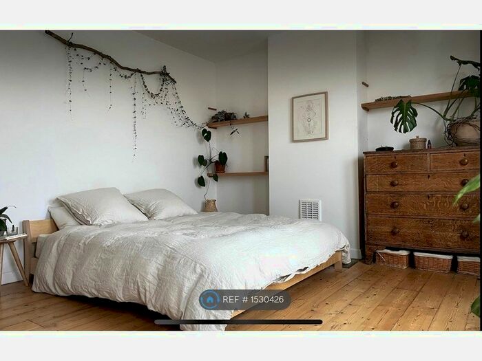 3 Bedroom Terraced House To Rent In Park Avenue, Bristol, BS5