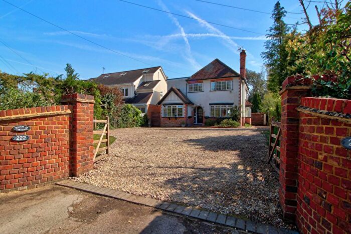 4 Bedroom Detached House For Sale In Finchampstead Road, Wokingham, RG40