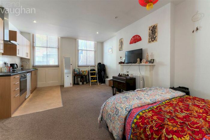 Apartment To Rent In Bristol Road, Brighton, East Sussex, BN2