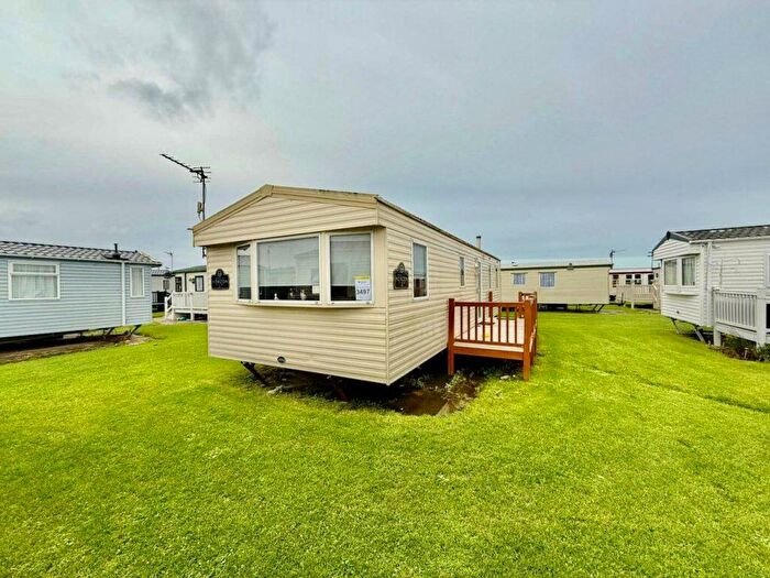 3 Bedroom Park Home For Sale In Sirior Bach Caravan Park, LL22