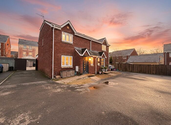 3 Bedroom Semi Detached House For Sale In Ffordd Cambria, Pontarddulais, Swansea, West Glamorgan, SA4