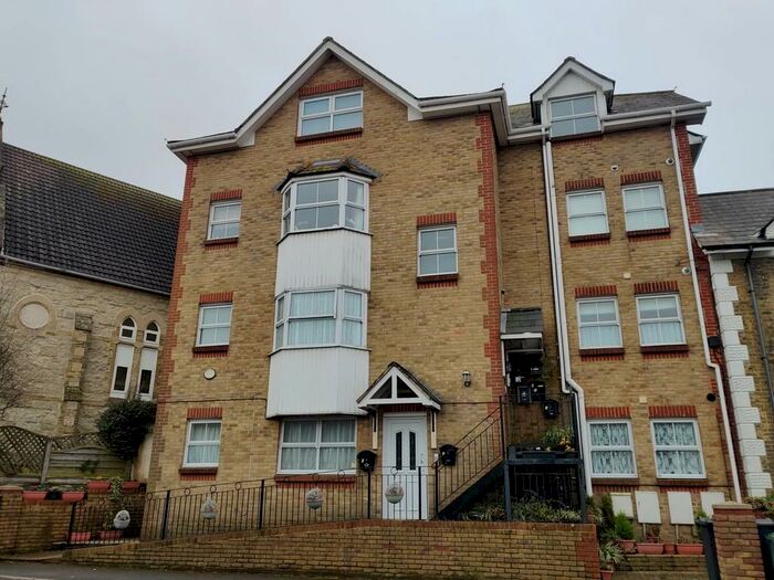 2 Bedroom Apartment To Rent In Rychris Court, Shanklin, PO37