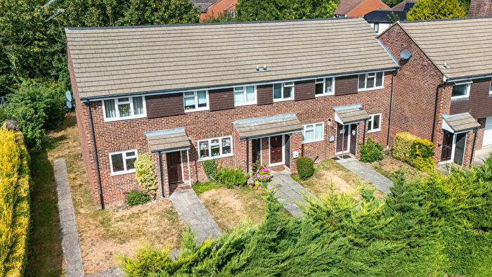 2 Bedroom Maisonette For Sale In Prince Andrew Close, Maidenhead, SL6