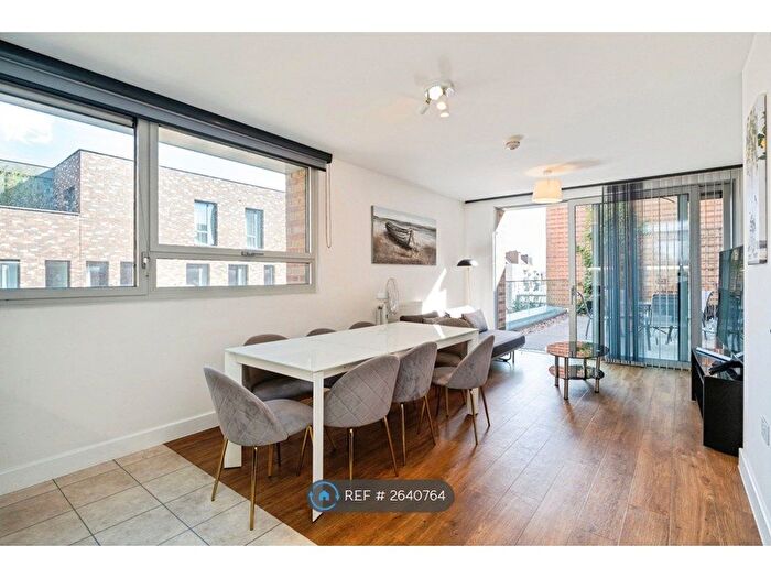 3 Bedroom Flat To Rent In Nelson Walk, London, E3
