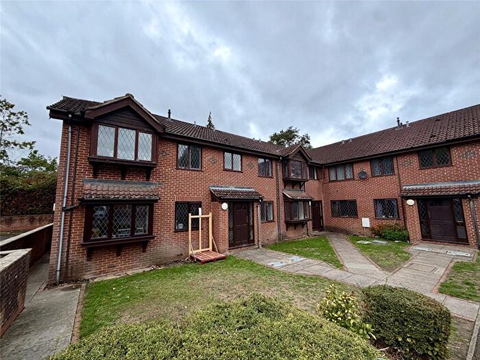 2 Bedroom Flat To Rent In Scarlet Oaks, Camberley, Surrey, GU15