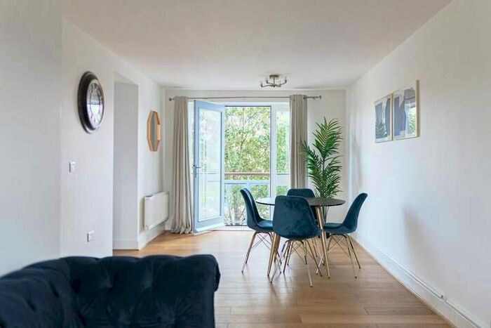 2 Bedroom Flat To Rent In Milton Road, Broughton, Milton Keynes, MK10