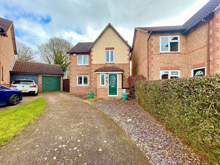3 Bedroom Detached House For Sale In Stanford Way, East Hunsbury, Northampton, NN4