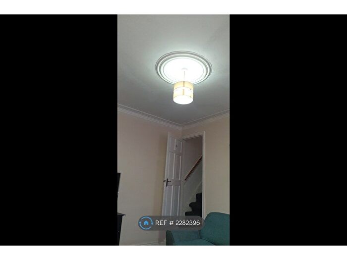 2 Bedroom Terraced House To Rent In Walford Mount, Leeds, LS9