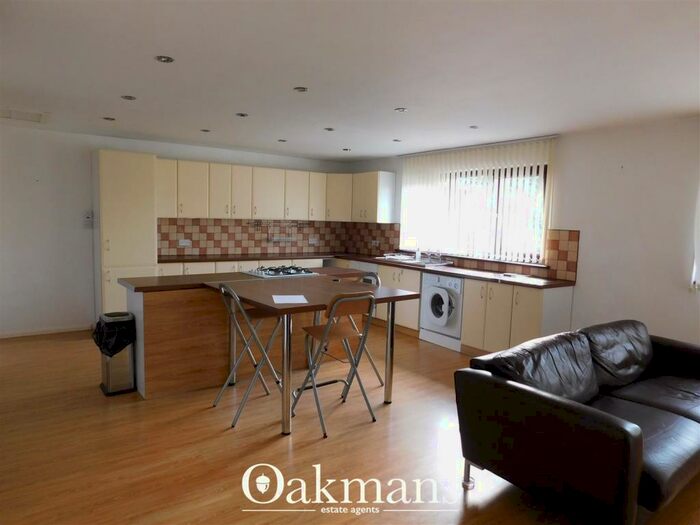 2 Bedroom Flat To Rent In Dorridge Road, Dorridge, Solihull, B93