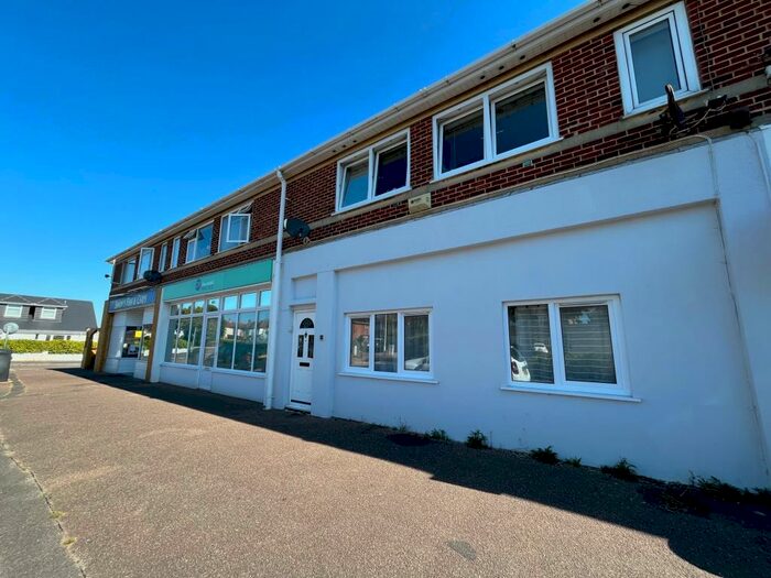 2 Bedroom Flat To Rent In The Broadway, Hengistbury Head, BH6