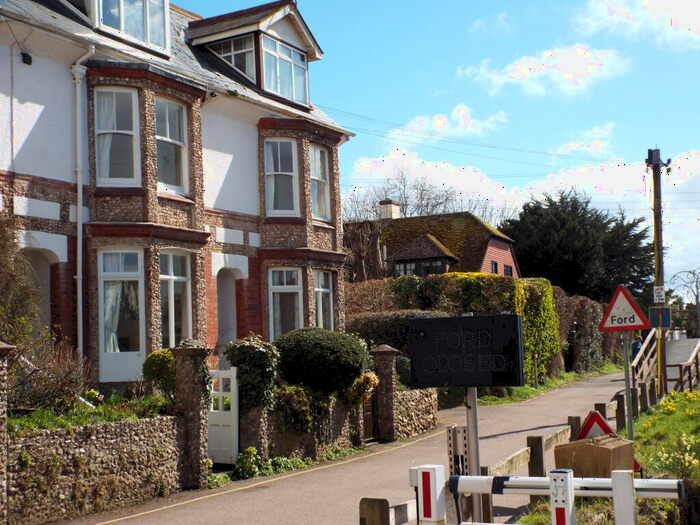 1 Bedroom Apartment To Rent In Millford Road, Sidmouth, EX10