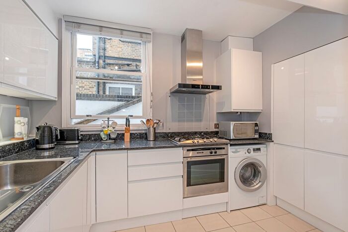 2 Bedroom Flat To Rent In Ashburn Gardens, London, SW7