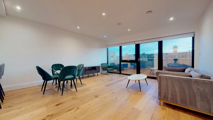 3 Bedroom Flat To Rent In New Horizons Court, Brentford, TW8