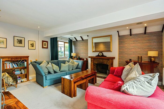 4 Bedroom Detached House For Sale In Dents Grove, Tadworth, Surrey, KT20