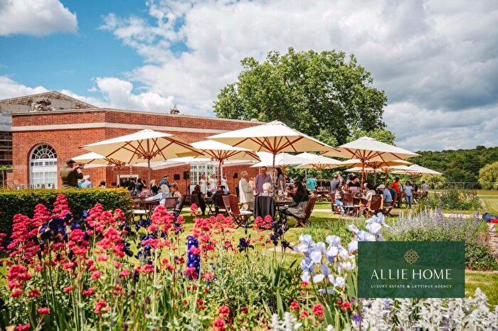 5 Bedroom Flat For Sale In Trent Park, Daffodil Cres, EN4