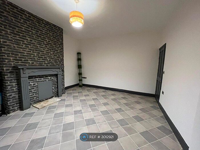 2 Bedroom Terraced House To Rent In Wadsworth Street, Halifax, HX1