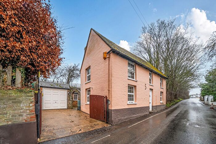 3 Bedroom Detached House For Sale In Highlands Hill, Swanley, Kent, BR8