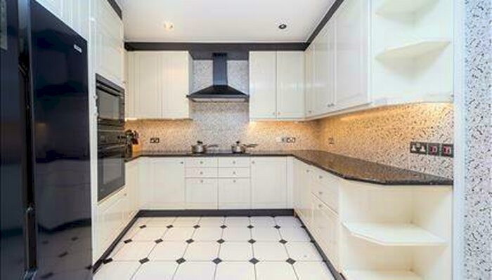 5 Bedroom Flat To Rent In Park Road, St Johns Wood, NW8