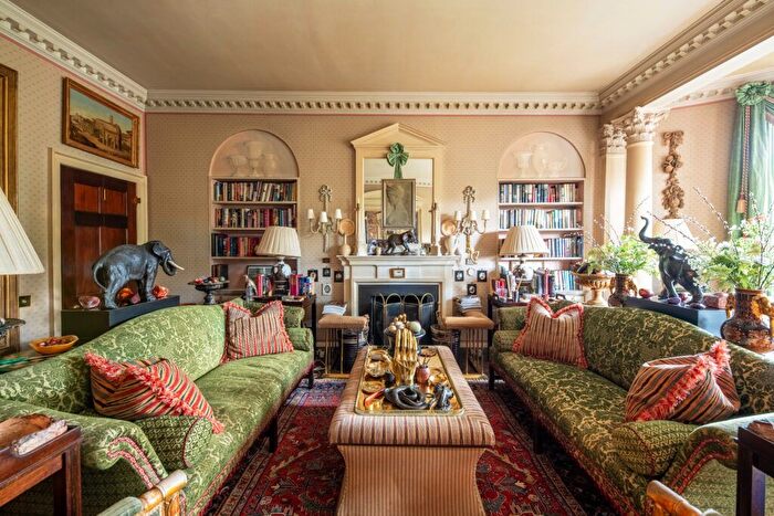 5 Bedroom Flat For Sale In Drayton Gardens, South Kensington, SW10