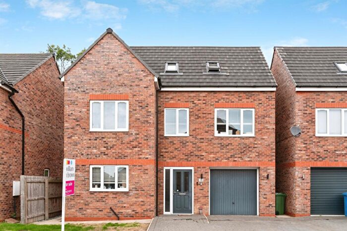 3 Bedroom Town House For Sale In Carter Drive, Hessle, HU13