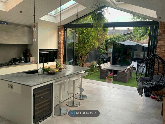 4 Bedroom Terraced House To Rent In Downhills Way, Tottenham, N17