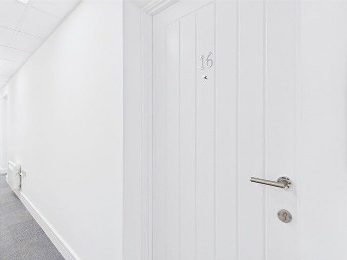 1 Bedroom Flat To Rent In London Road, Waterlooville, PO8