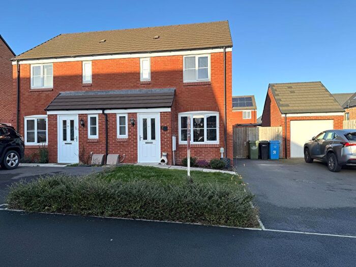 3 Bedroom Semi Detached House For Sale In Manningham Lane, Barton Seagrave, Kettering, NN15