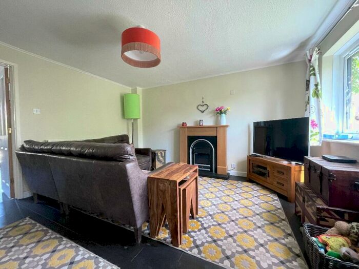 3 Bedroom Semi-Detached House For Sale In Woodmill Terrace, Devizes Road, Hilperton, Trowbridge, BA14