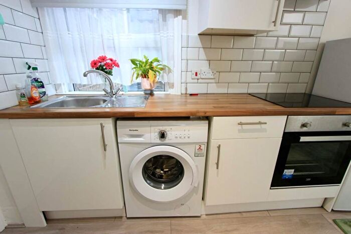 Studio To Rent In Saint Michael's Terrace, London, N22