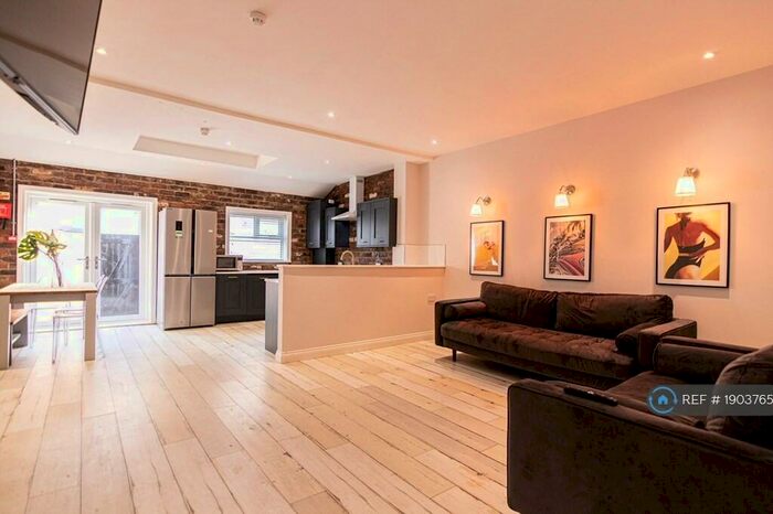 6 Bedroom Terraced House To Rent In Thornycroft Road, Liverpool, L15