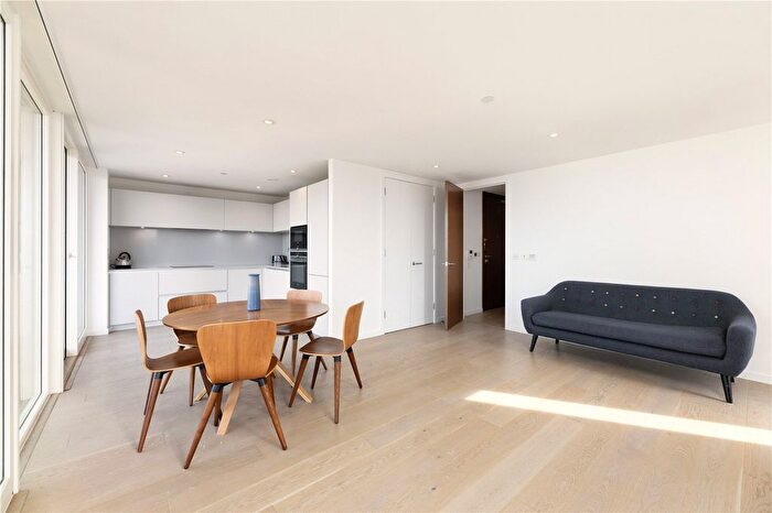 2 Bedroom Flat To Rent In Tileman House, Upper Richmond Road, London, SW15
