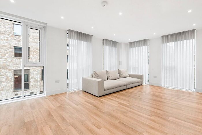3 Bedroom Flat To Rent In Butler Court, Hyde Lane, SW11
