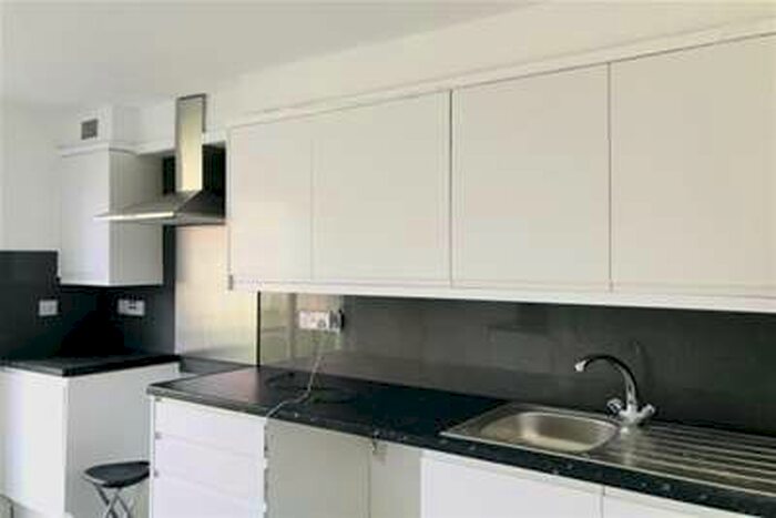 3 Bedroom House To Rent In Bewbush, RH11