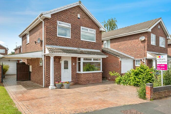 3 Bedroom Detached House For Sale In Manor Farm Close, Adwick-le-Street, Doncaster, DN6