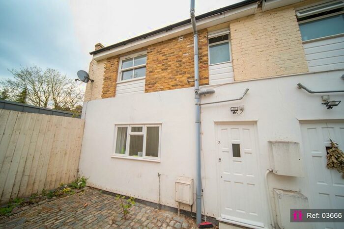 3 Bedroom Mews To Rent In Wilton Mews, London, E8