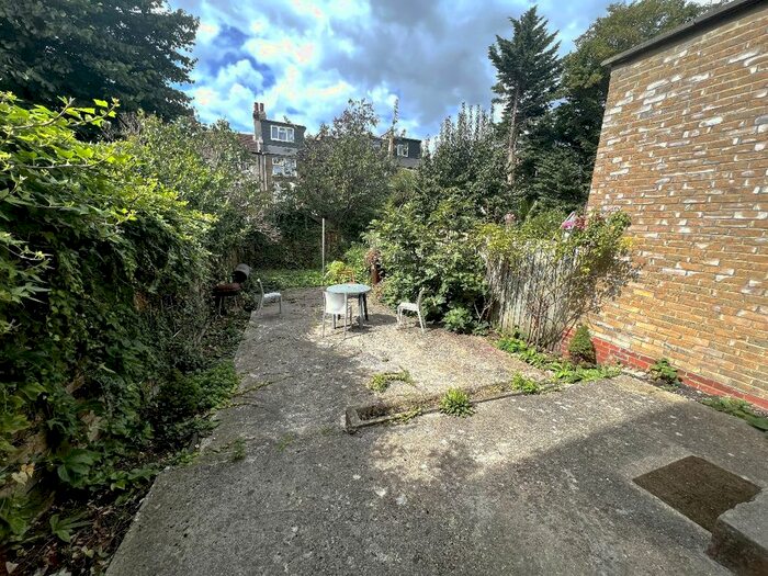 Studio To Rent In Wilderton Road, London, N16