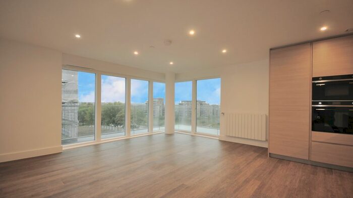 2 Bedroom Flat To Rent In Cobham House, Kidbrooke Village, SE3