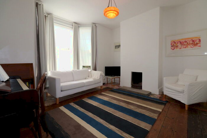 4 Bedroom House To Rent In Station Street, Walton-on-the-Naze, CO14