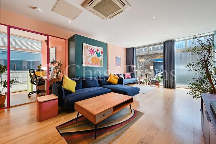 2 Bedroom Flat For Sale In South Central, Steedman Street, Walworth, London, SE17