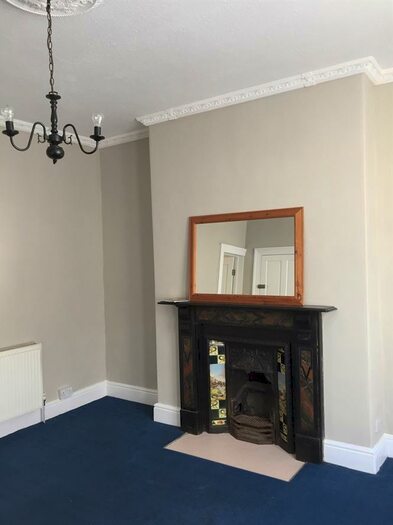 2 Bedroom Flat To Rent In Cromwell Road, Plymouth, PL4