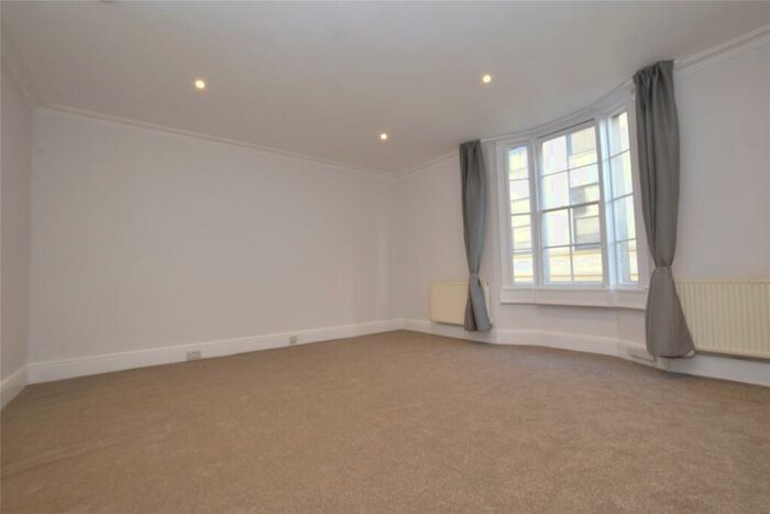 Apartment To Rent In John Street, Bath, BA1